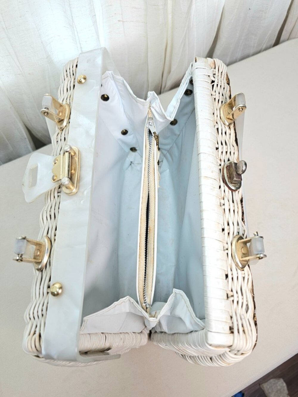Vintage Atlas of Hollywood Wicker Seashell Bag White Lucite Handle 1950s 60s - Picture 10 of 16